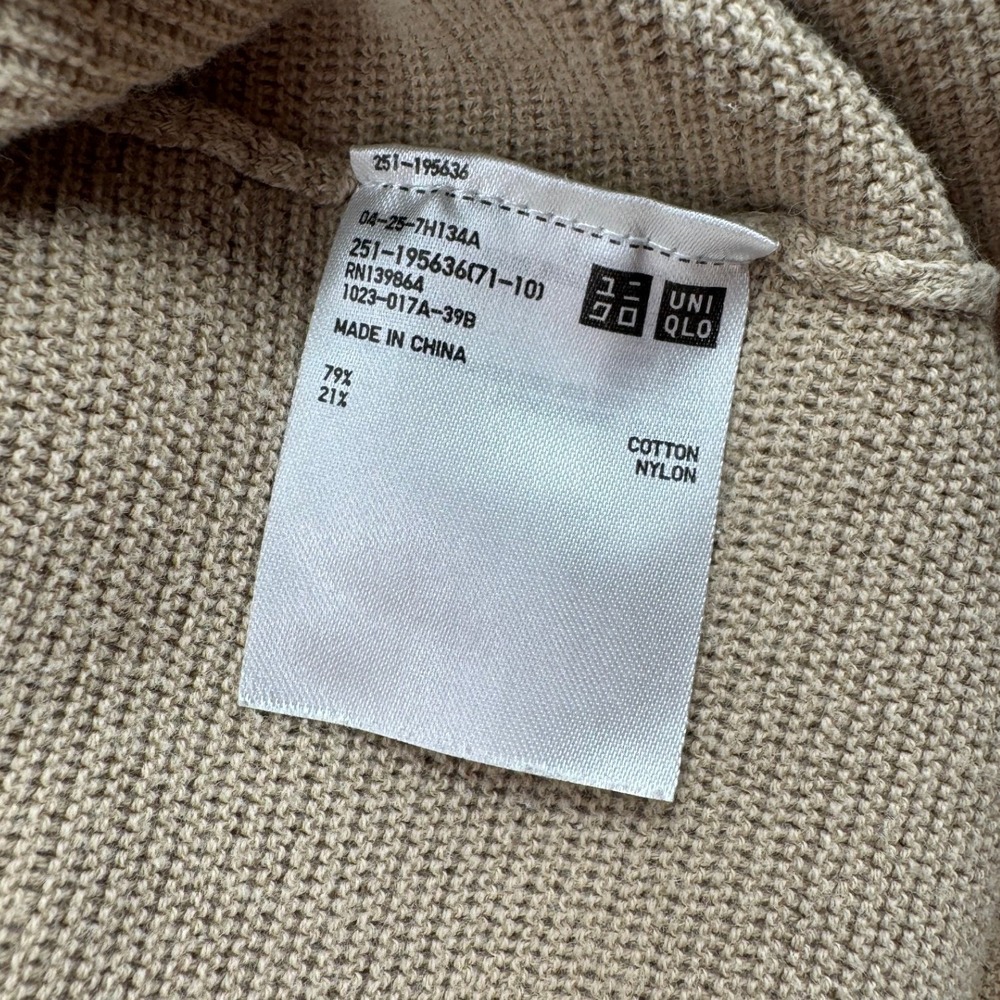 Womens Uniqlo Ribbed 3D Knit V-Neck Sweater XS Tan Beige Long Sleeve - Picture 8 of 8